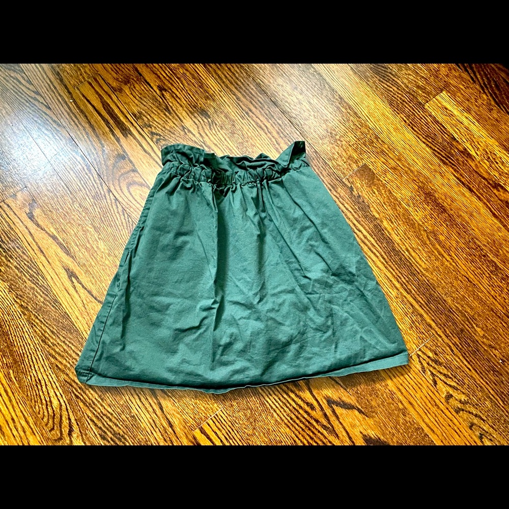 Uniqlo Army/Camo Green Skirt (9-10 YR)
